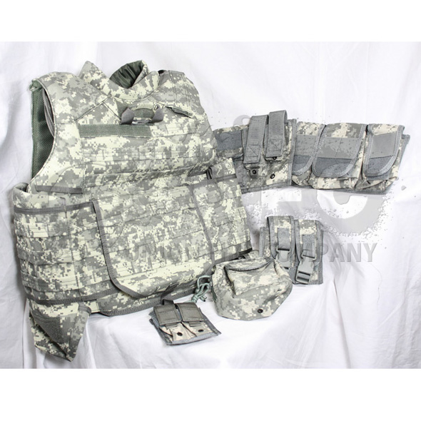 UFC-CD-078ACUS5sr.jpg